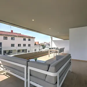 New Modern 3 Bed Puerto Banus Apartment